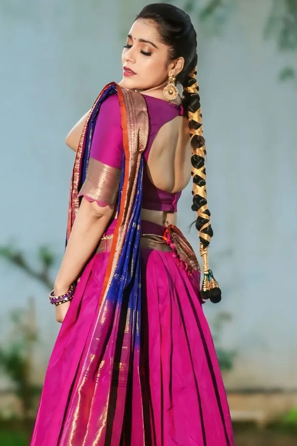 Anchor_20Rashmi_20Gautham_20Stunning_20Looks_20In_20Saree_20Photos_20_286_29.jpg 7