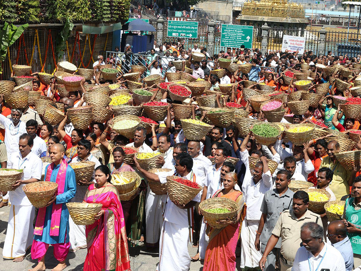 Devotional_20_20Pushpa_20Yagam_20Mahotsavam_20in_20Tirumala__20_2813_29.jpg 13