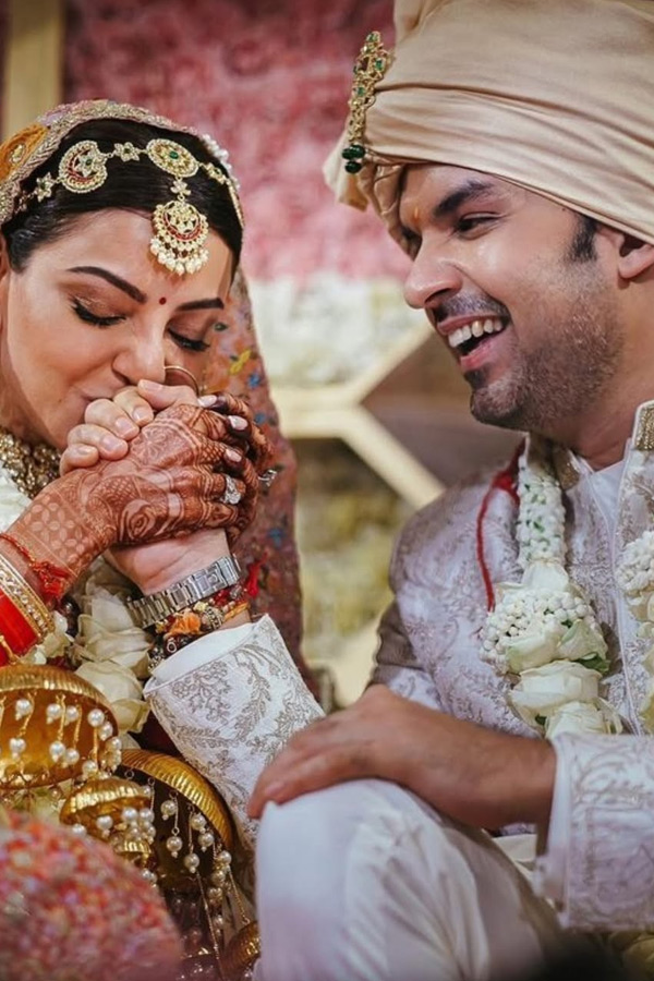 Actress_20Kajal_20Aggarwal_20celebrates_20five_20years_20of_20marriage_20with_20Gautam_20Kitchlu_20Photos_20_2818_29.jpg 4