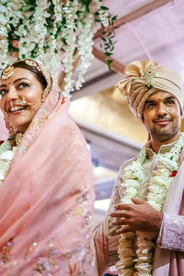 Actress_20Kajal_20Aggarwal_20celebrates_20five_20years_20of_20marriage_20with_20Gautam_20Kitchlu_20Photos_20_2825_29.jpg 5