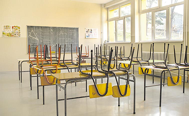 EMPTY-CLASS-ROOM.jpg