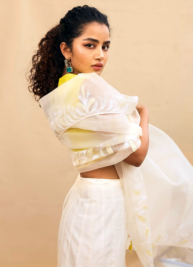 Anupama_20Parameswaran7.jpg 8