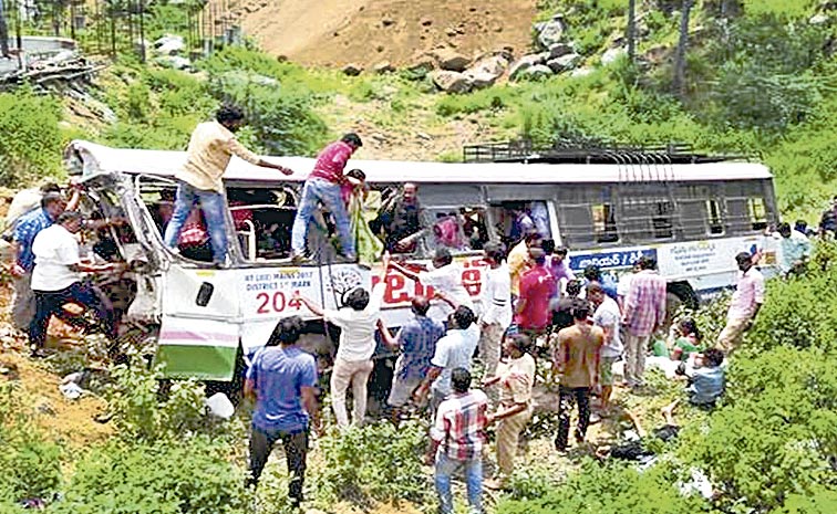 KONDAGATTU-BUS-ACCIDENT.jpg