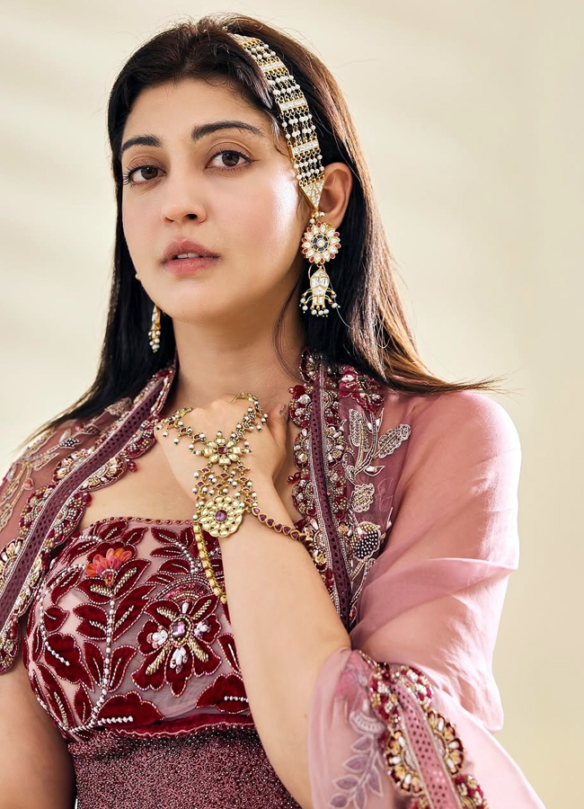 Pranitha10.jpg 11