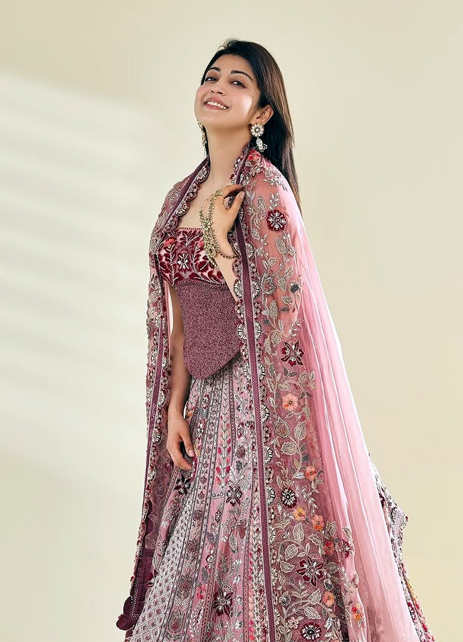 Pranitha14.jpg 15