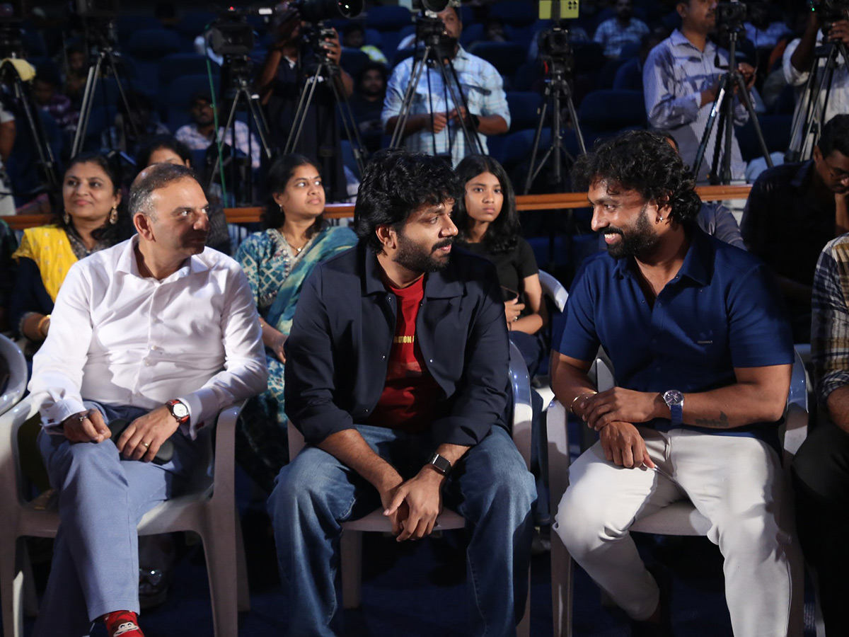 Raj_20Tarun_20Chiranjeeva_20Telugu_20Movie_20Press_20Meet_20Photos__20_284_29.jpg 4