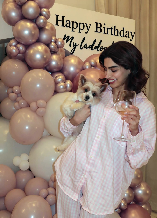 khushi_20kapoor_20birthday13.jpg 14