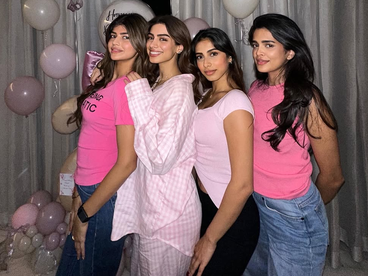 khushi_20kapoor_20birthday9.jpg 10
