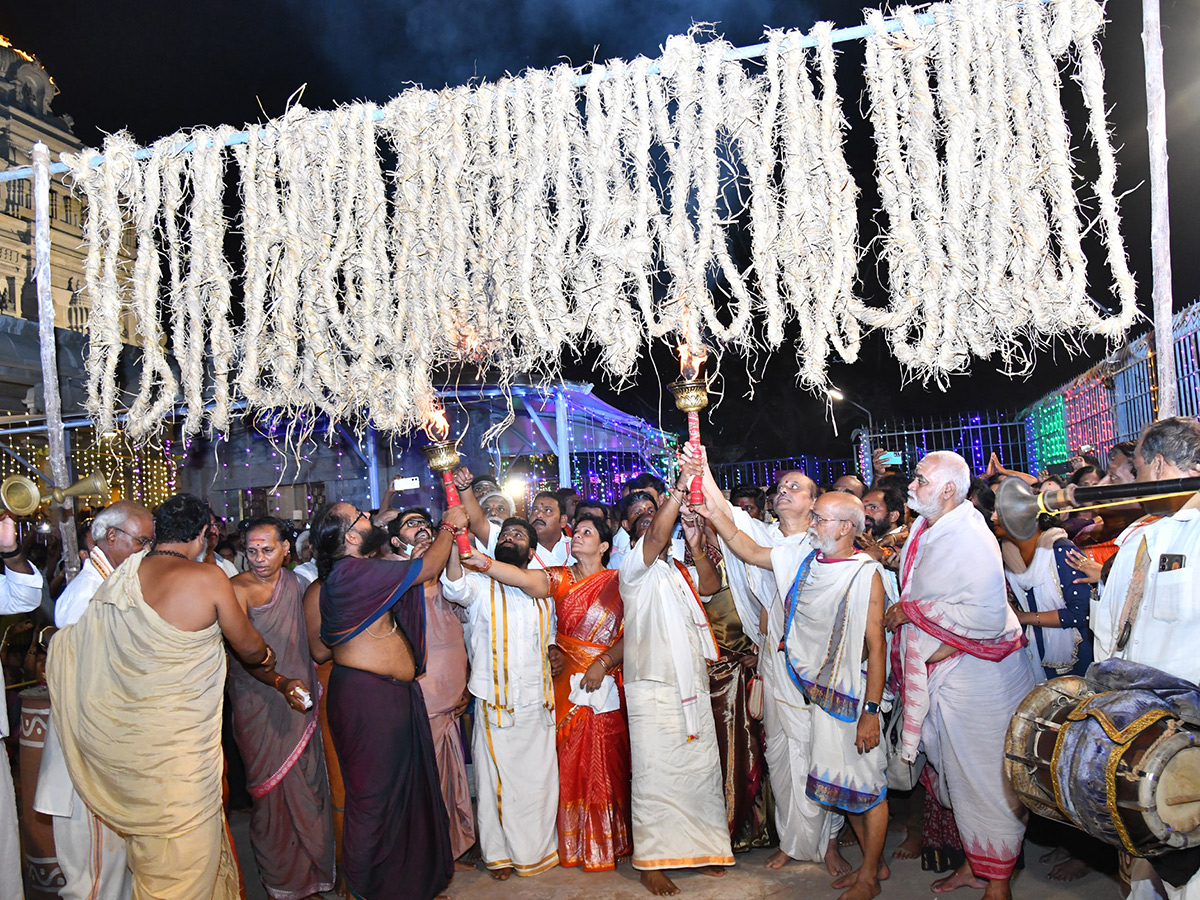 Devotional_20_20Koti_20Deepothsavam_20in_20Kanaka_20Durga_20Temple_20Vijayawada__20_2813_29.jpg 13