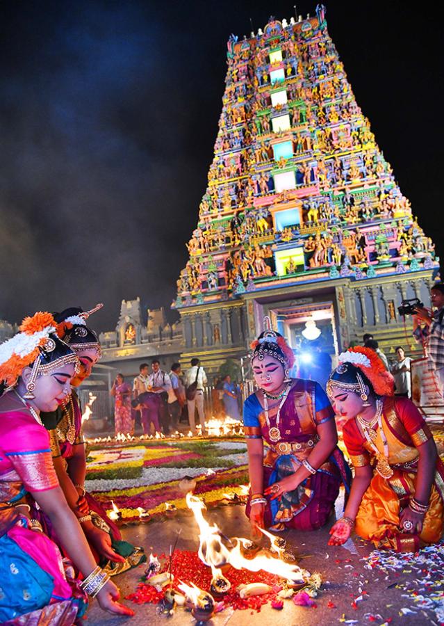 Devotional_20_20Koti_20Deepothsavam_20in_20Kanaka_20Durga_20Temple_20Vijayawada__20_2818_29.jpg 18