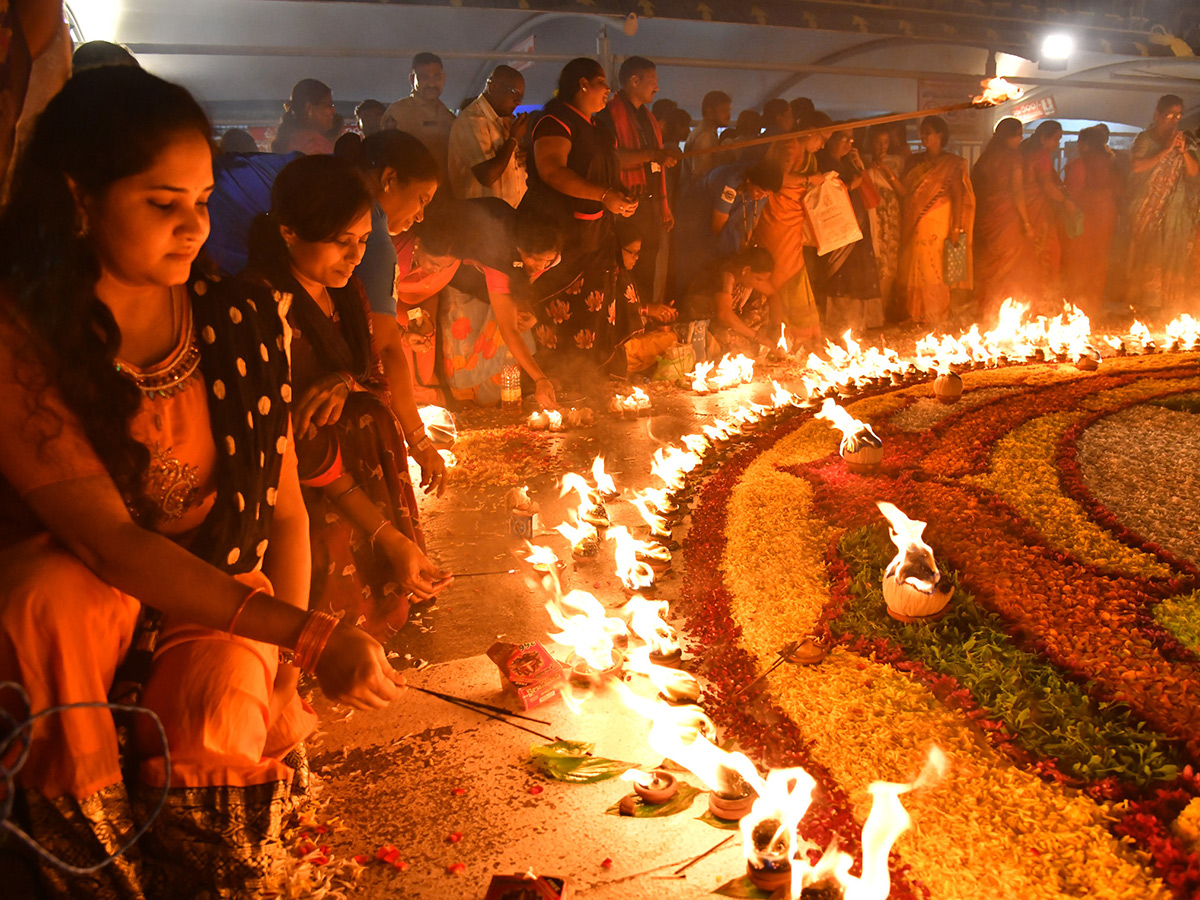 Devotional_20_20Koti_20Deepothsavam_20in_20Kanaka_20Durga_20Temple_20Vijayawada__20_2819_29.jpg 19