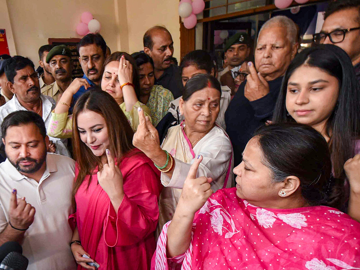 First_20Phase_20of_20the_20Bihar_20Assembly_20Elections_202025_20Photos__20_282_29.jpg 2