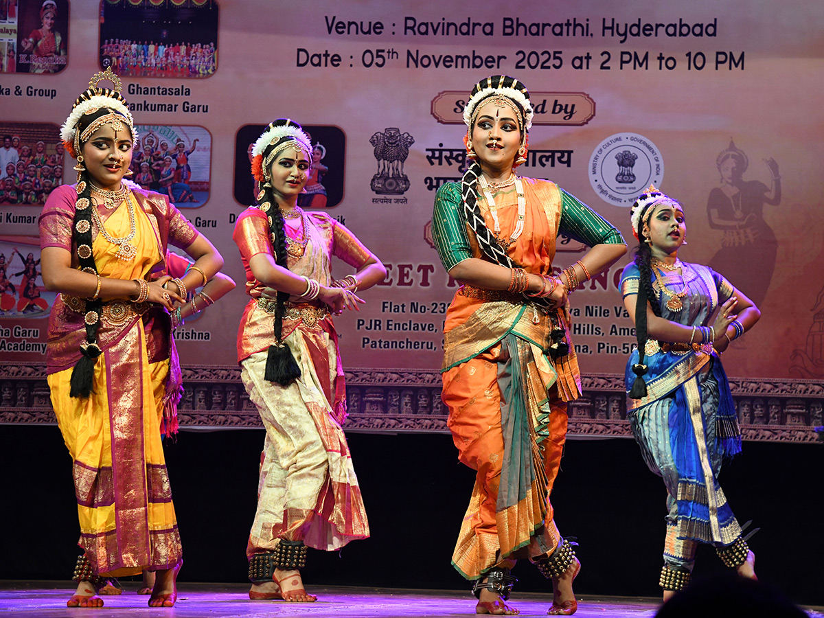 Kuchipudi_20Ravindra_20Bharathi_20Hyderabad__20_2811_29.jpg 13