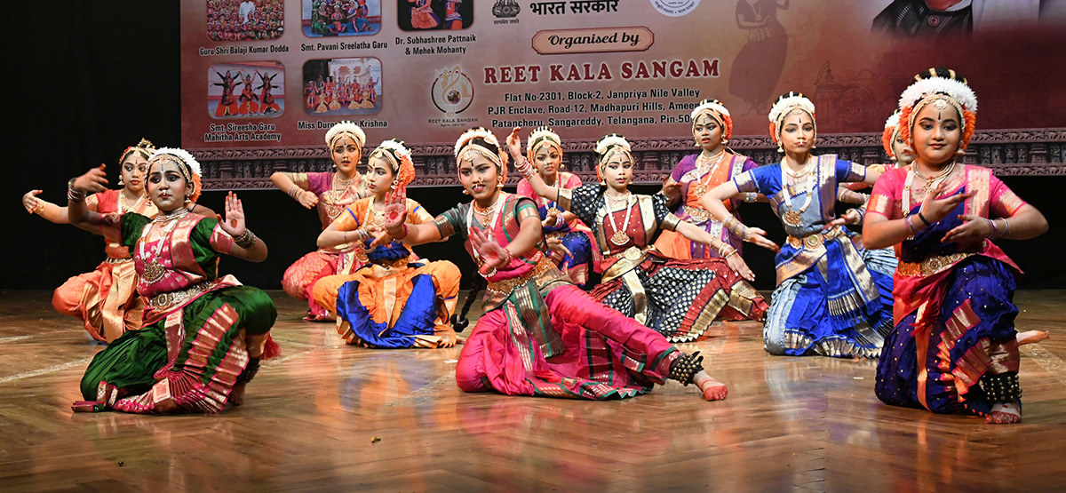 Kuchipudi_20Ravindra_20Bharathi_20Hyderabad__20_282_29.jpg 4