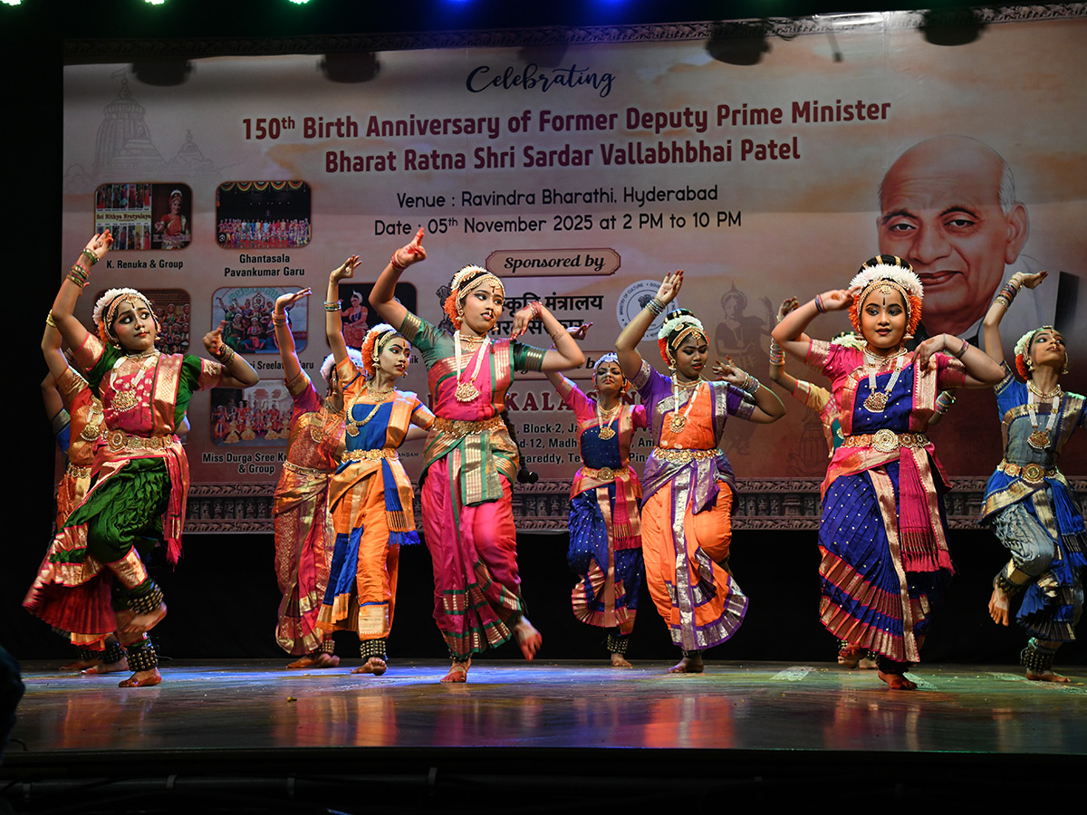Kuchipudi_20Ravindra_20Bharathi_20Hyderabad__20_285_29.jpg 7