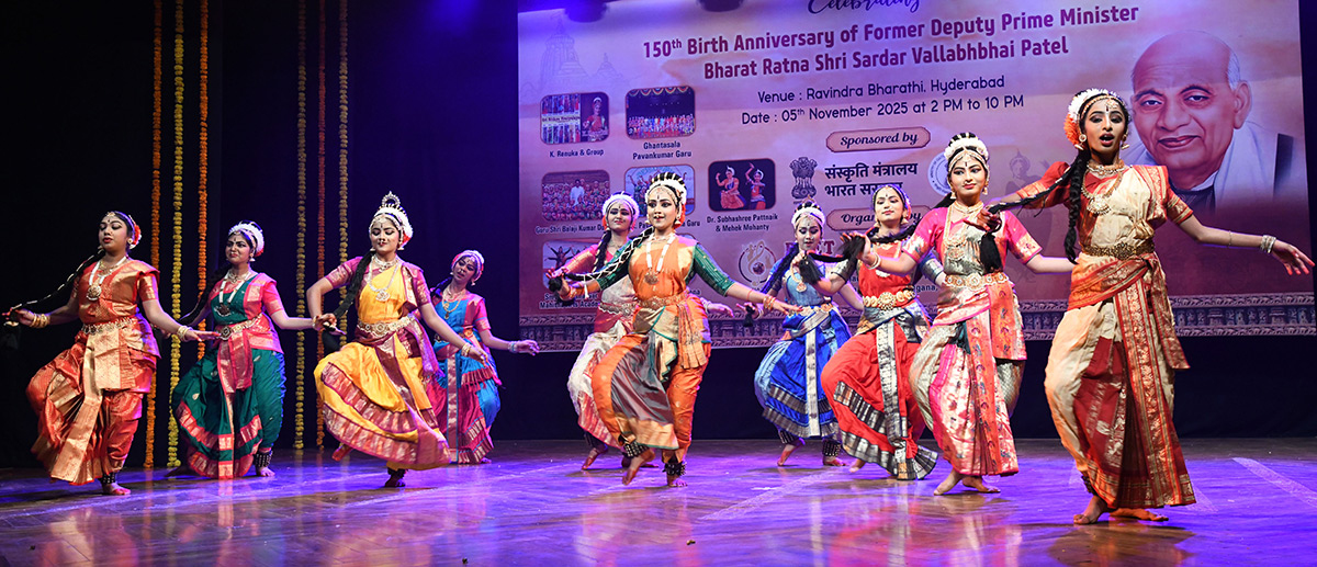 Kuchipudi_20Ravindra_20Bharathi_20Hyderabad__20_287_29.jpg 9