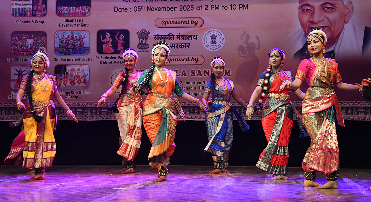 Kuchipudi_20Ravindra_20Bharathi_20Hyderabad__20_288_29.jpg 10