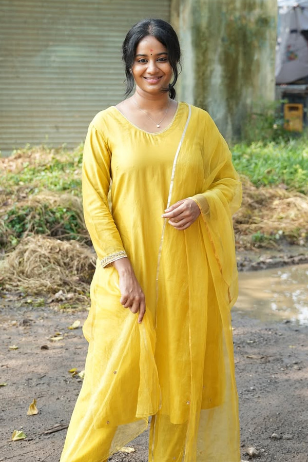 Actress_20Brigida_20Saga_20Stunning_20Looks_20Beauty_20Photos_20_288_29.jpg 9