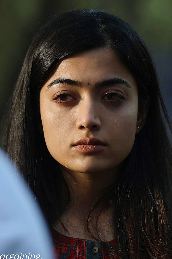 Actress_20Rashmika_20Mandanna_20The_20Girlfriend_20Movie_20Photos_20_285_29.jpg 6