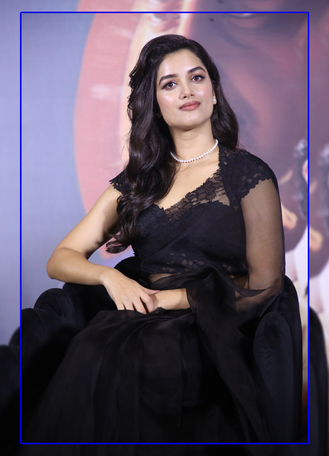 Bagyasree_20borse_20at_20kanta_20movie_20trailer_20event1.jpg 2