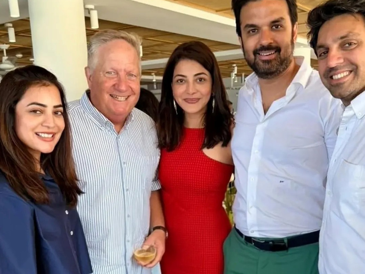 Kajal_20Aggarwal_20with_20Her_20Husband_20During_20India_20vs_20Australia_204Th_20T20_20Photos_20_282_29.jpg 3