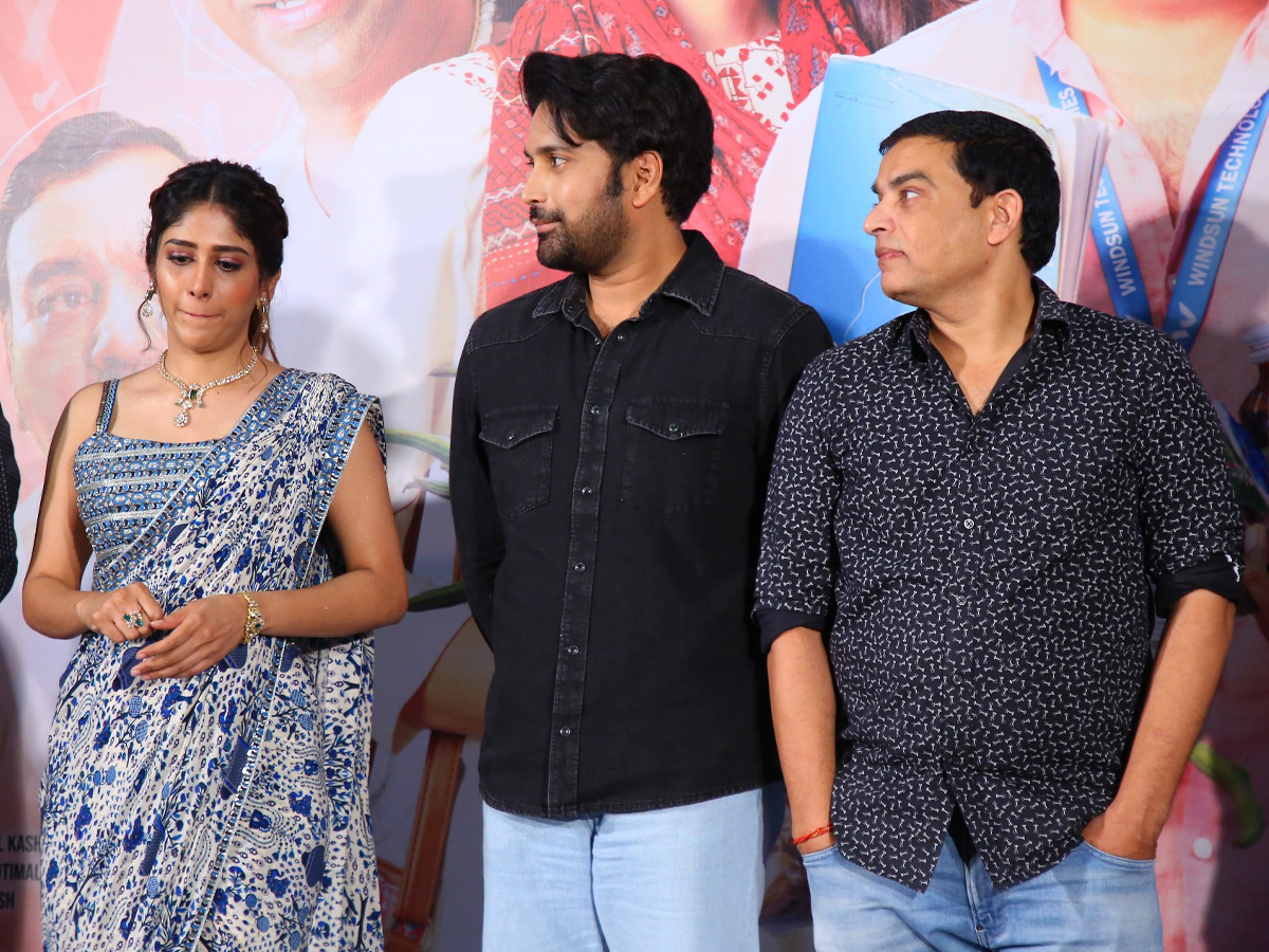 Santanaprapthirasthu_20movie_20trailer_20launch15.jpg 16
