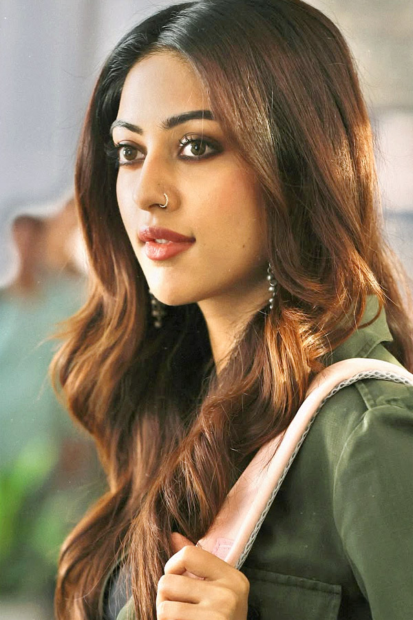 Actress_20Anu_20Emmanuel_20The_20Girlfriend_20Movie_20Memories_20Photos_20_2810_29.jpg 11