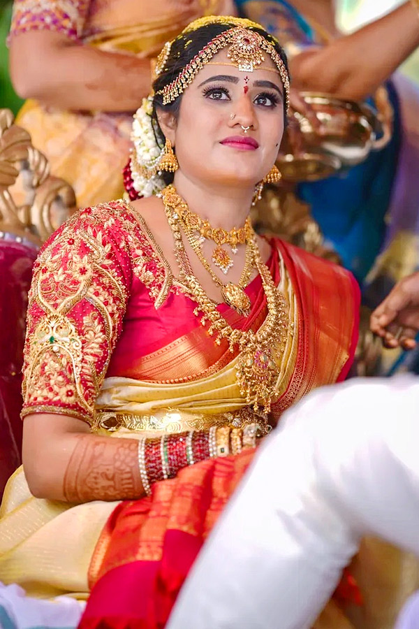 Tv_20Actress_20Deepthi_20Manne_20wedding_20Photos_20_283_29.jpg 4