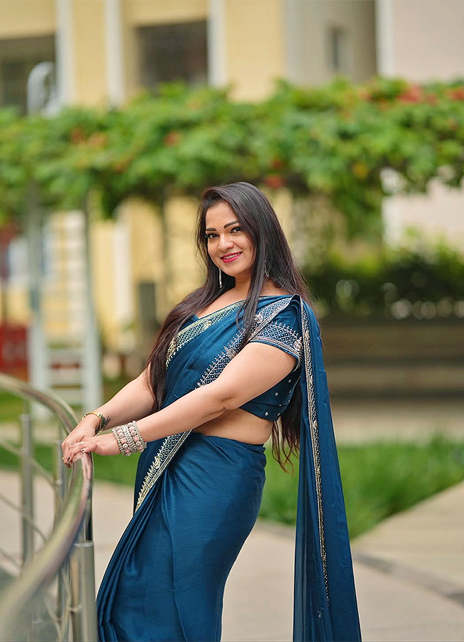 Bigg_20Boss_20Ashwini_20Sree_20HD_20Photos__20_2812_29.jpg 12