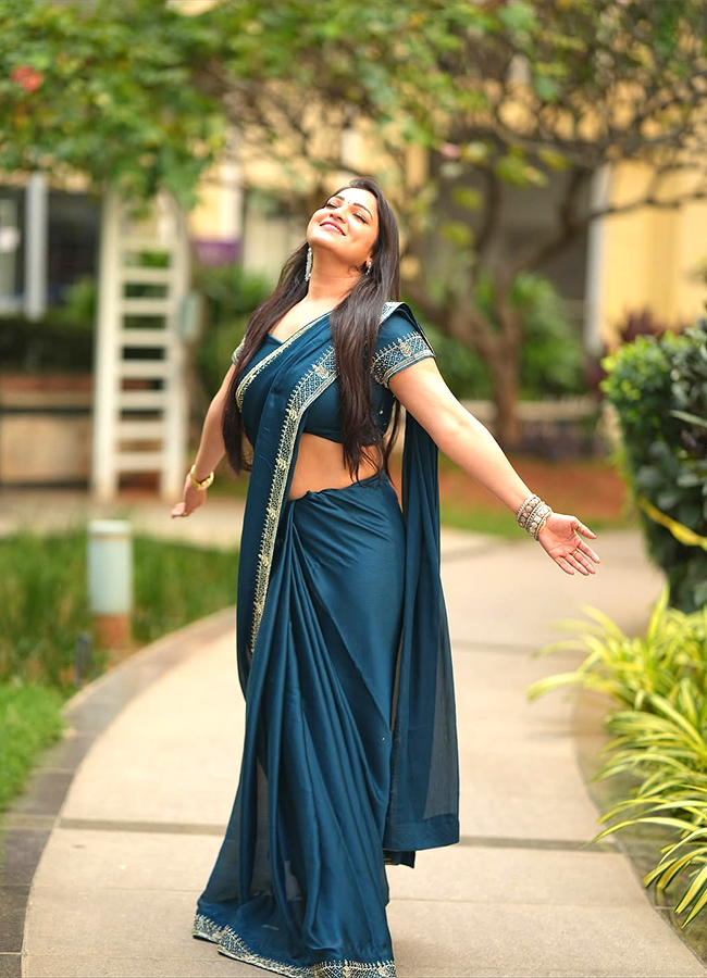 Bigg_20Boss_20Ashwini_20Sree_20HD_20Photos__20_2819_29.jpg 19