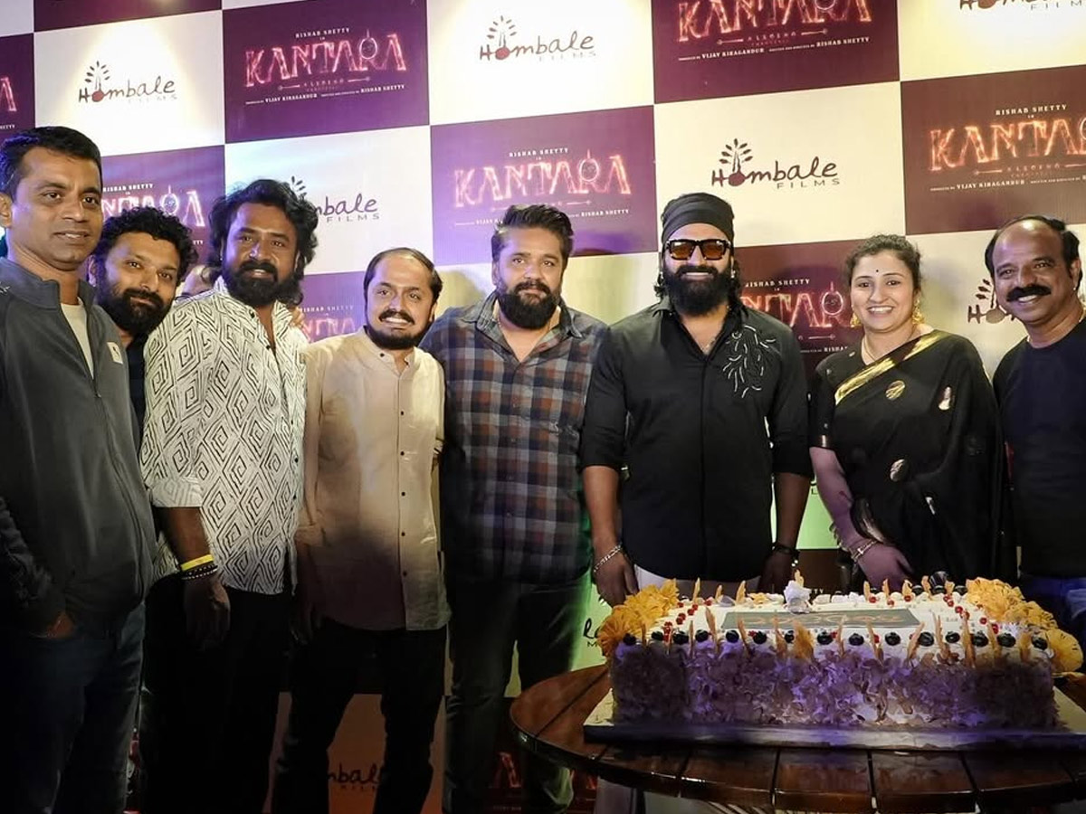 Rishab_20Shetty_20Celebrates_20Kantara_20Chapter_201_20Success_20Party_20Photos_20_286_29.jpg 6