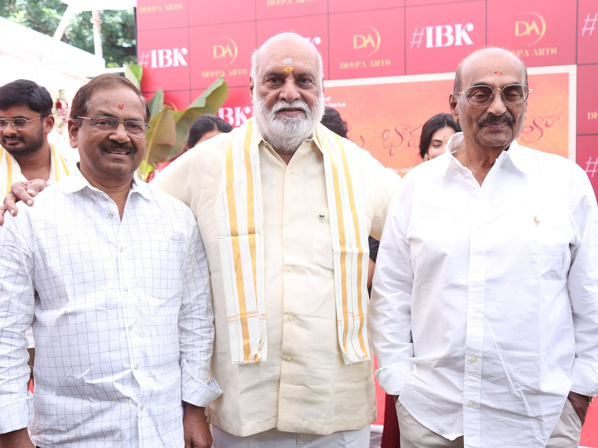Niharika_20Konidela_20At_20Iruvuri_20Bhamala_20Kougililo_20Movie_20Opening_20Cermony__20_2820_29.jpg 20
