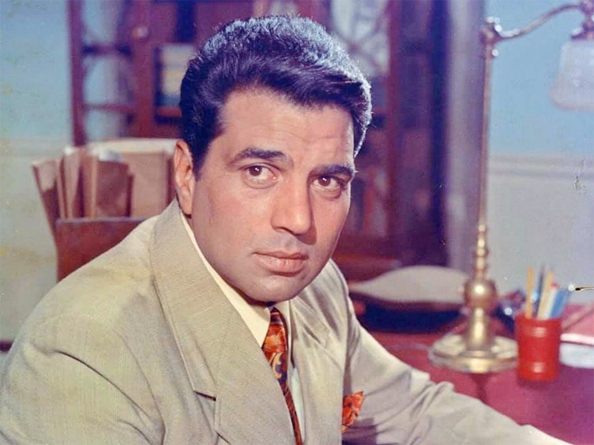 Bollywood_20Actor_20Dharmendra_20Rare_20And_20unseen_20photos__20_2818_29.jpg 18