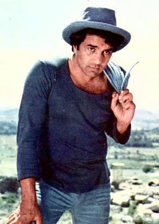 Bollywood_20Actor_20Dharmendra_20Rare_20And_20unseen_20photos__20_2821_29.jpg 21