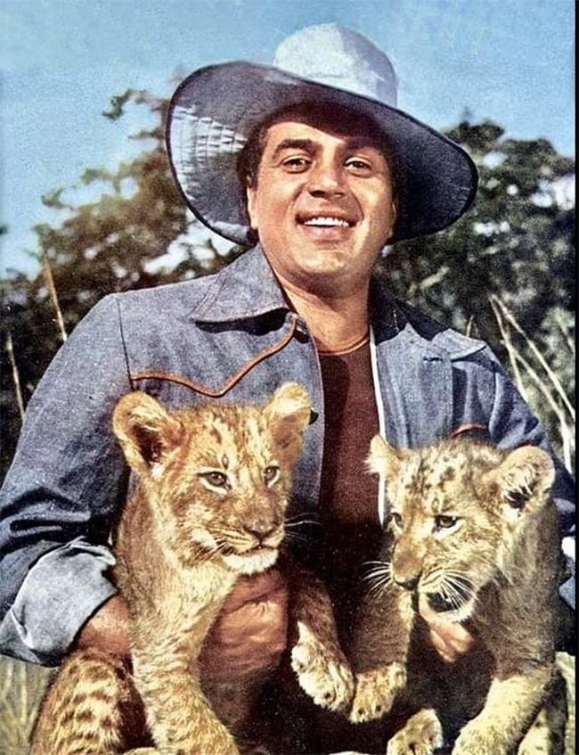 Bollywood_20Actor_20Dharmendra_20Rare_20And_20unseen_20photos__20_2822_29.jpg 22
