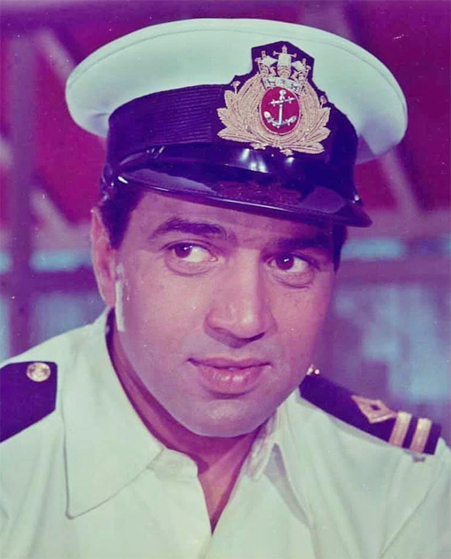 Bollywood_20Actor_20Dharmendra_20Rare_20And_20unseen_20photos__20_2823_29.jpg 23