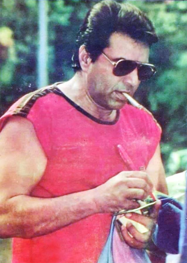 Bollywood_20Actor_20Dharmendra_20Rare_20And_20unseen_20photos__20_2827_29.jpg 27