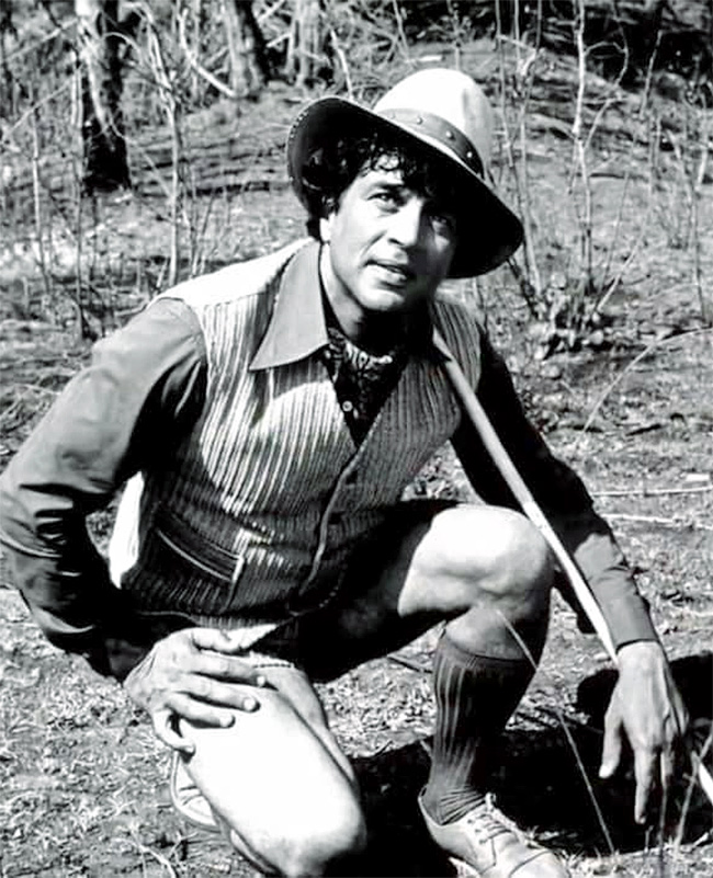 Bollywood_20Actor_20Dharmendra_20Rare_20And_20unseen_20photos__20_282_29.jpg 2