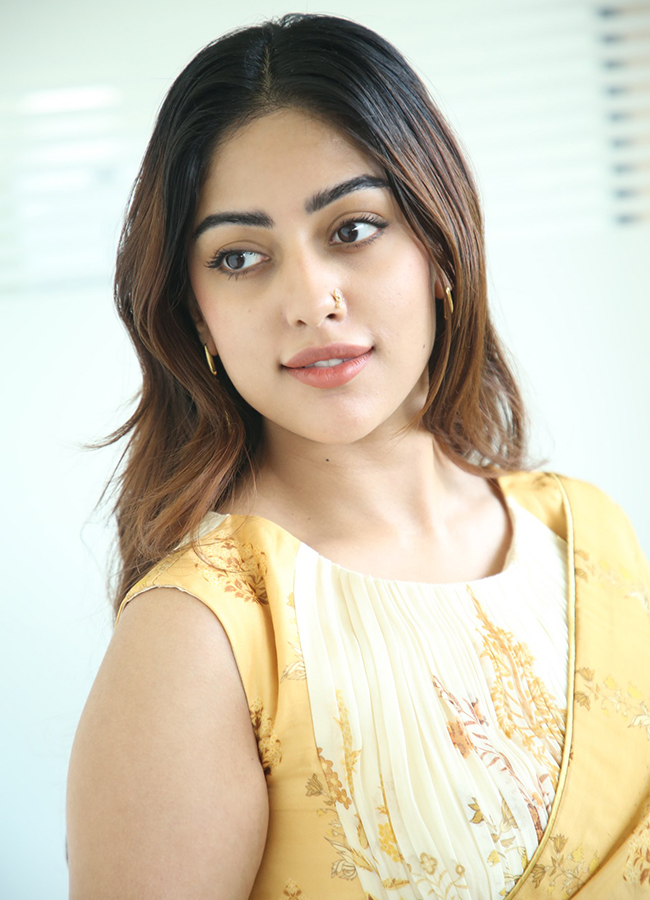 Tollywood_20Actress_20Anu_20Emmanuel_20In_20The_20Girlfriend_20Movie__20_283_29.jpg 3