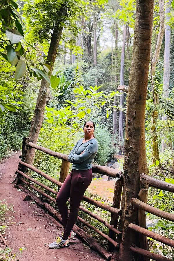 Anasuya_20Bhardwaj_20And_20family_20enjoying_20vacation_20Photos_20_283_29.jpg 3
