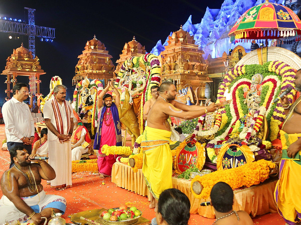 Koti_20Deepotsavam_202025_20in_20Hyderabad_20Photos__20_2814_29.jpg 14