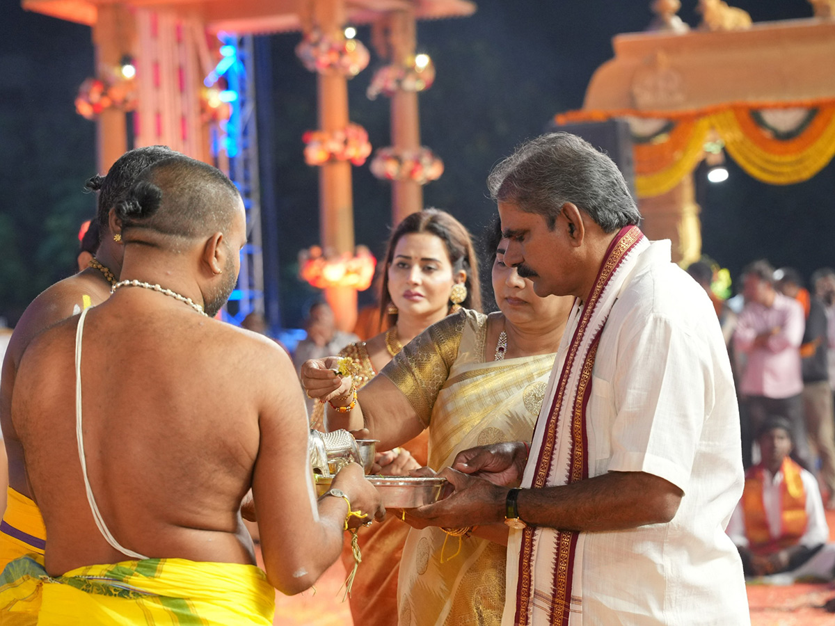 Koti_20Deepotsavam_202025_20in_20Hyderabad_20Photos__20_2817_29.jpg 17