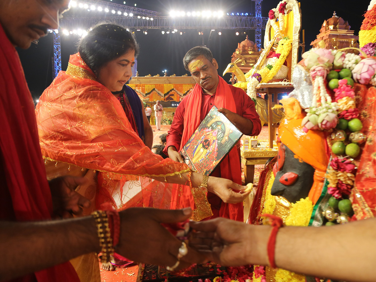 Koti_20Deepotsavam_202025_20in_20Hyderabad_20Photos__20_2824_29.jpg 24