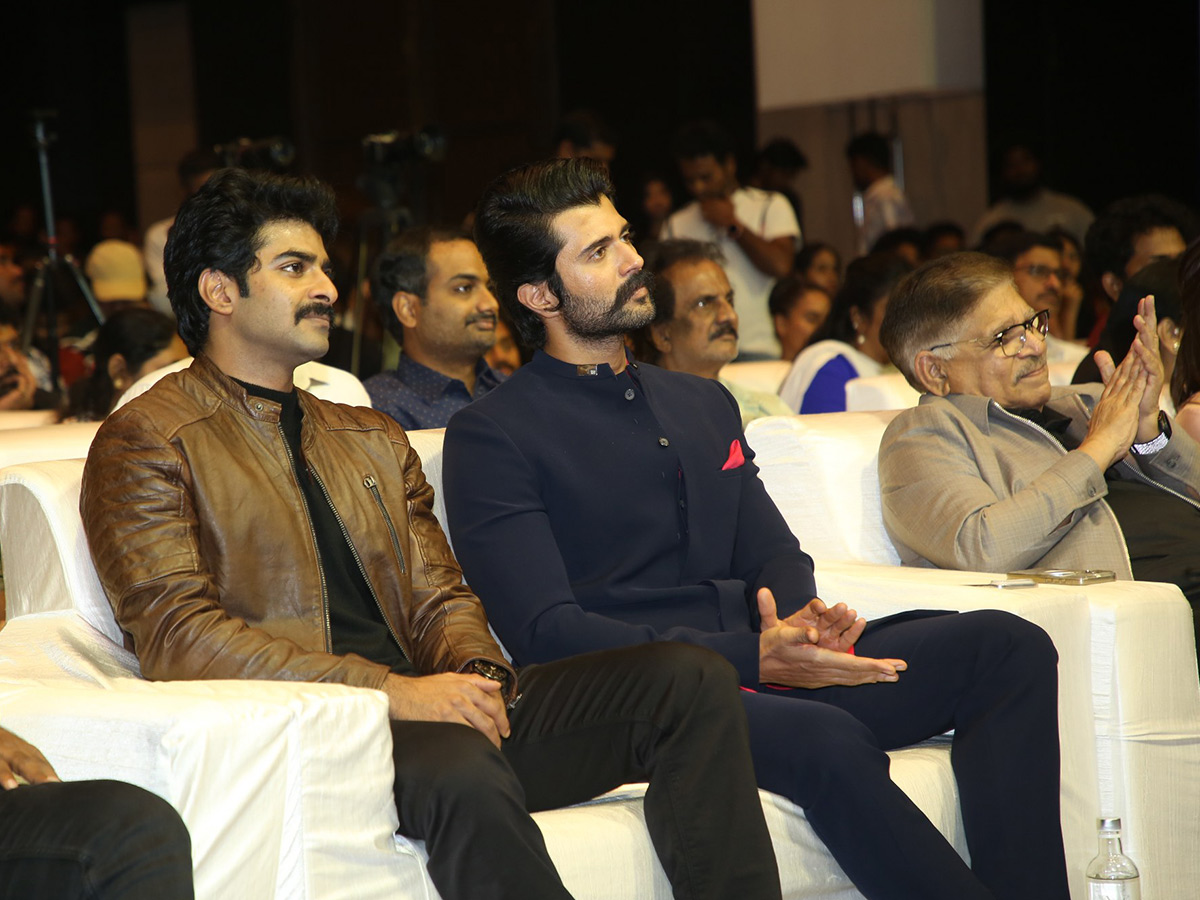 Rashmika_20Mandanna_20The_20Girlfriend_20Movie_20Success_20Meet_20Photos-_20_2822_29.jpg 22