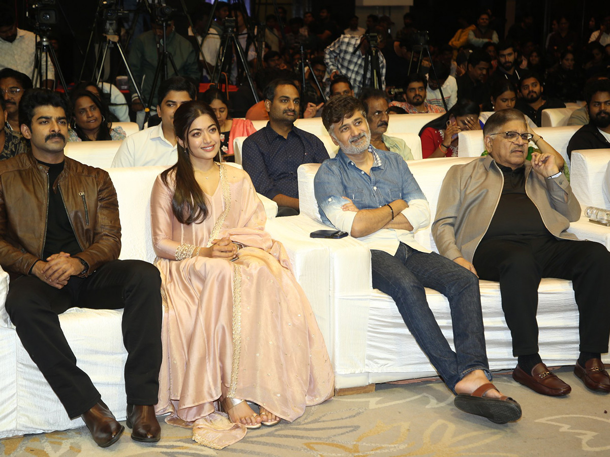Rashmika_20Mandanna_20The_20Girlfriend_20Movie_20Success_20Meet_20Photos-_20_286_29.jpg 6