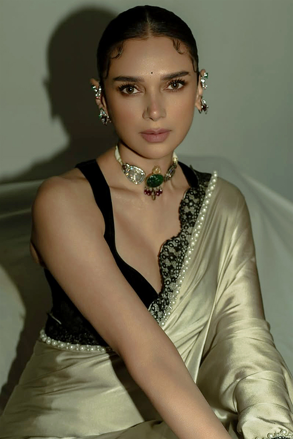 Actress_20Aditi_20Rao_20Hydari_20Latest_20Photos_20_281_29.jpg 2