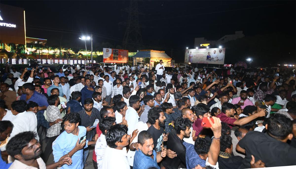 YS_20Jagan_20Attends_20Mangunuru_20Konda_20Reddy_20Daughter_20Wedding__20_284_29.jpg 5