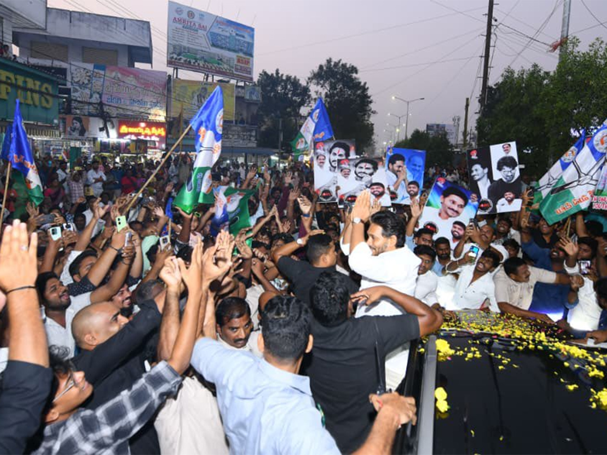 YS_20Jagan_20Attends_20Mangunuru_20Konda_20Reddy_20Daughter_20Wedding__20_286_29.jpg 6