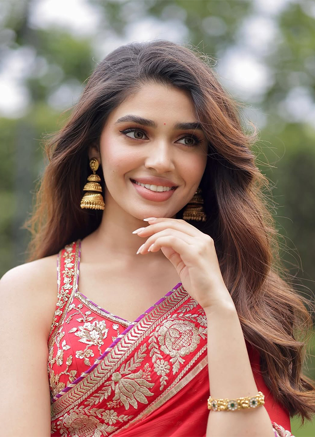 Most_20Beautiful_20Actress_20Krithi_20Shetty_20HD_20Photos__20_285_29.jpg 5