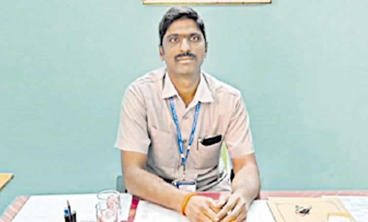 sathish2.jpg